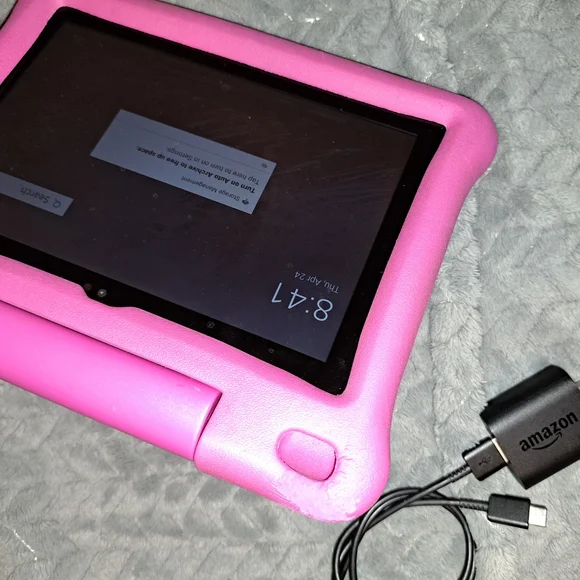 Amazon Kids Tablet with Pink Case - Picture 5 of 7